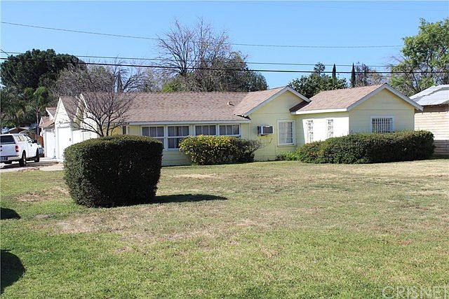2nd image of 15204 Saticoy St
