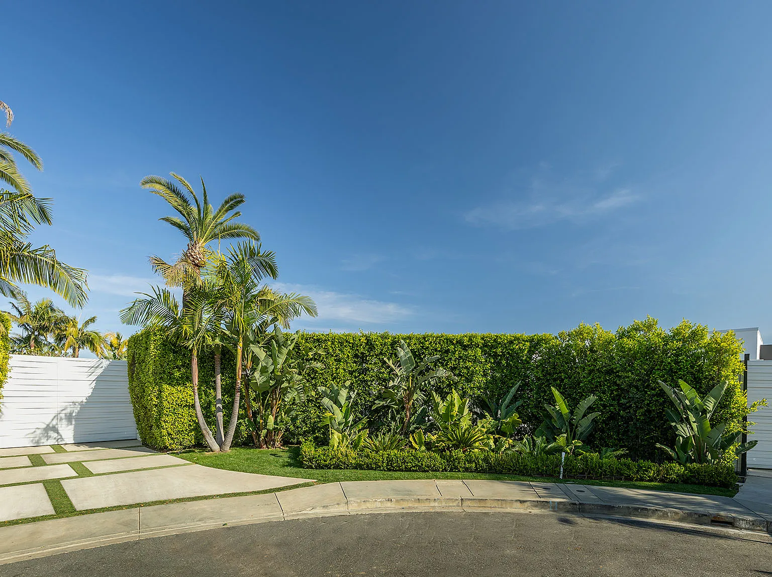 Lawlen Way, Beverly Hills — Photo 2
