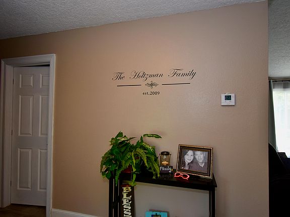 2nd image of 1305 Wisteria Ln