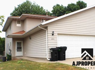 2203 S Holt Ave, Sioux Falls, SD 57103