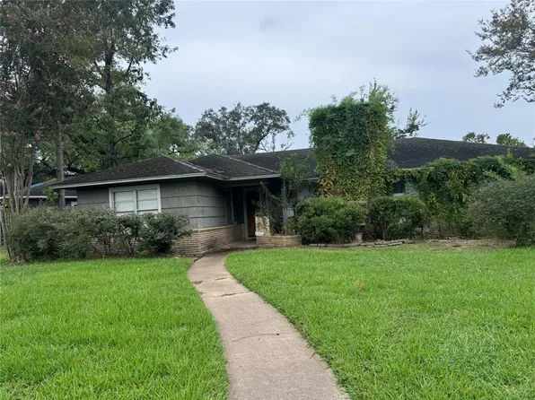 1602 Turnpike Road, Houston, TX 77008