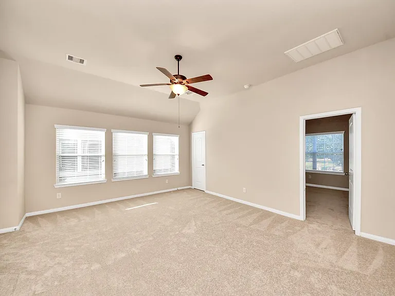 3115 Lake Dr — Photo 28