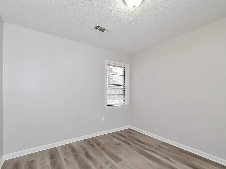 7371 Hollorn Ln — Photo 12