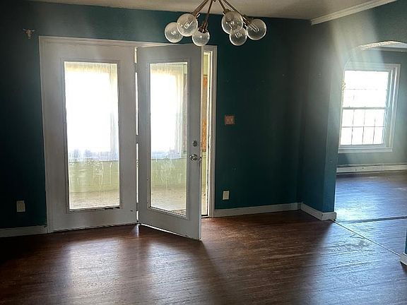 4th image of 609 Olive Rd