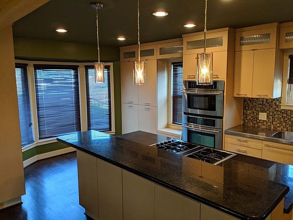 Large Granite Island