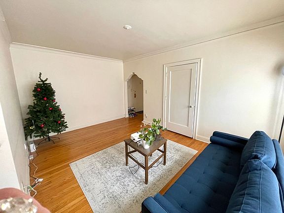 4th image of 3825 N Oakland Ave APT 4