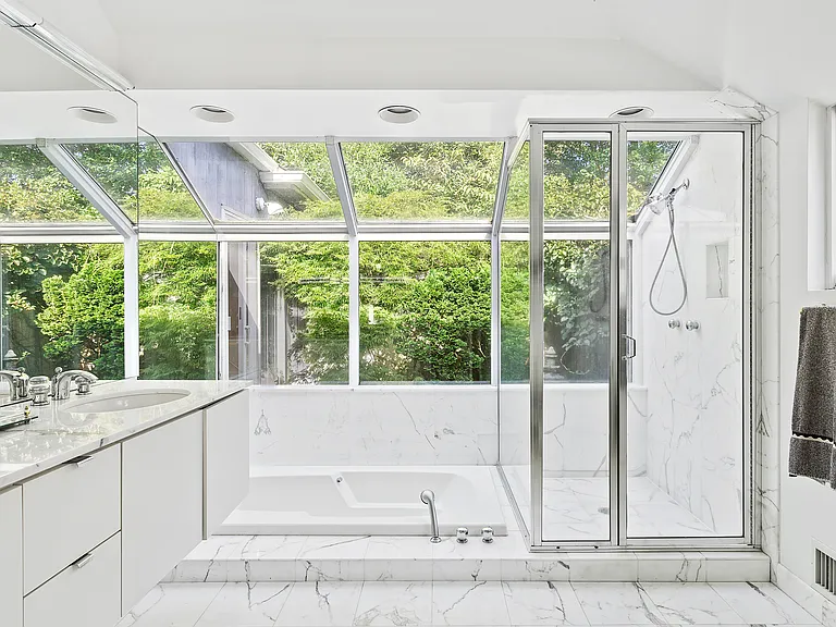 230 Mill Pond Ln — Photo 19