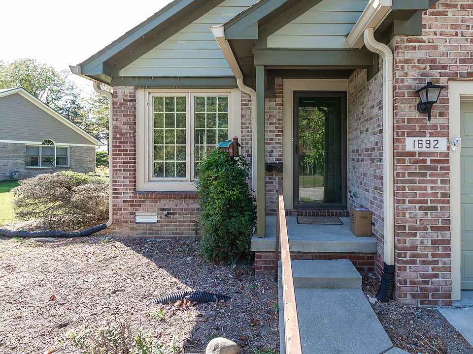1692 Walnut Trce, Greenfield, IN 46140 | Zillow