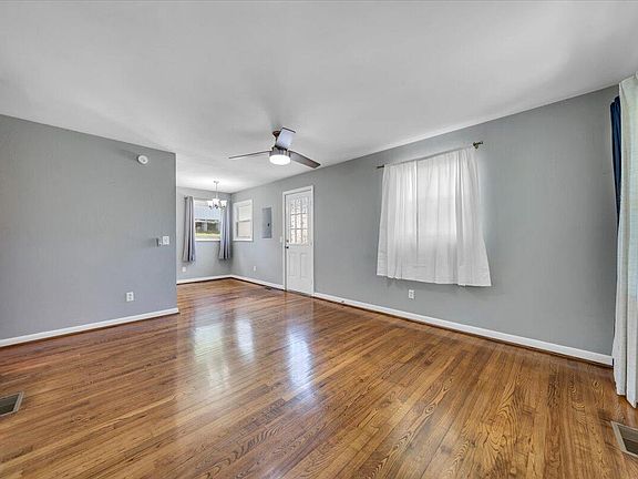 5th image of 2416 Shull Rd NE