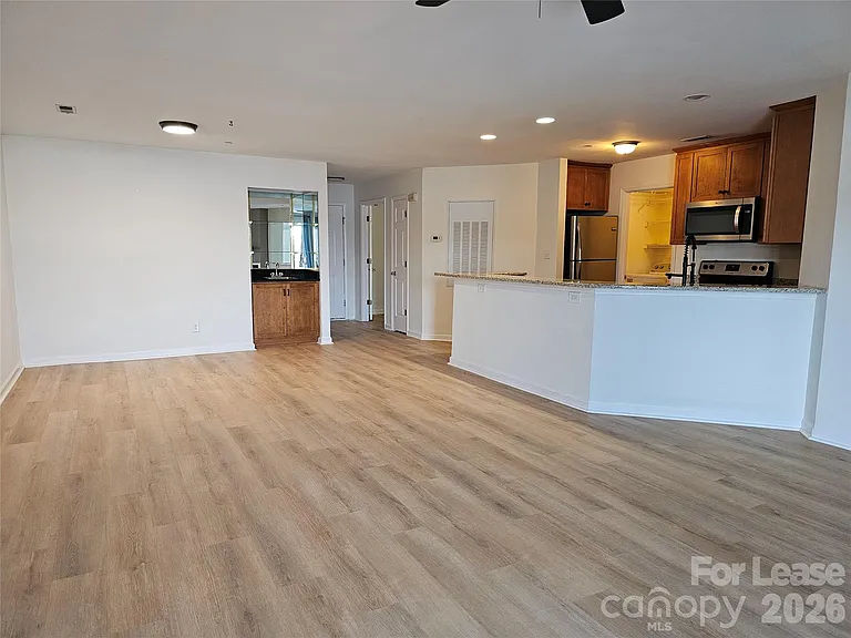 18629 Vineyard Point Ln — Photo 11
