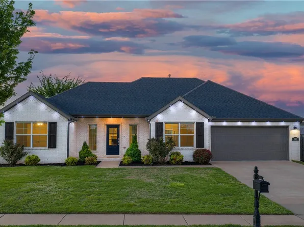 442 Concho St, Farmington, AR 72730