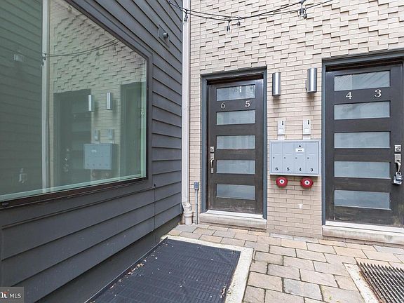 2nd image of 1022 S 2nd St Unit 6