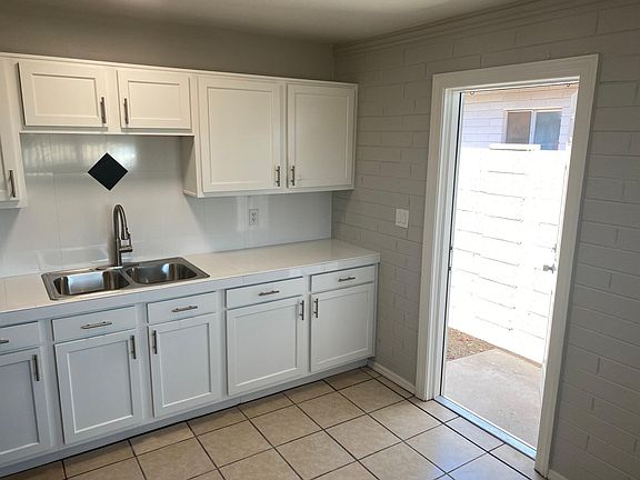 4th image of 7024 N 76th Ave APT 1