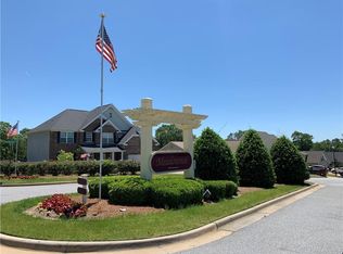 11 Oakwood Dr, Phenix City, AL 36870