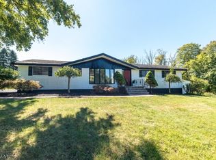 6 Rolling Hill Ln, Milford, NJ 08848