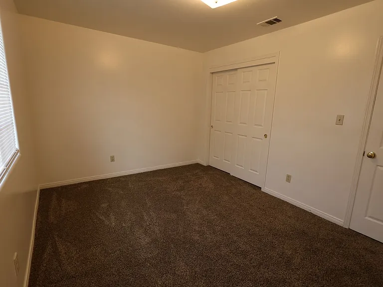 448 S Oildale Dr #A — Photo 19