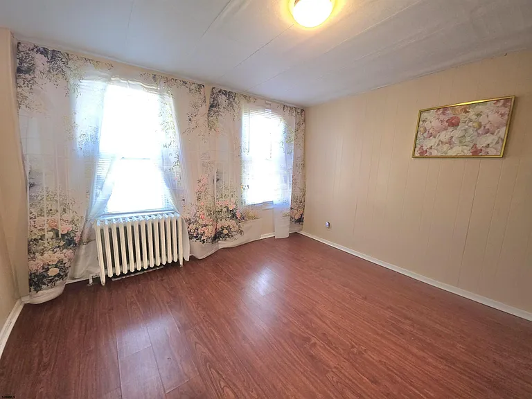 604 N Indiana Ave — Photo 24