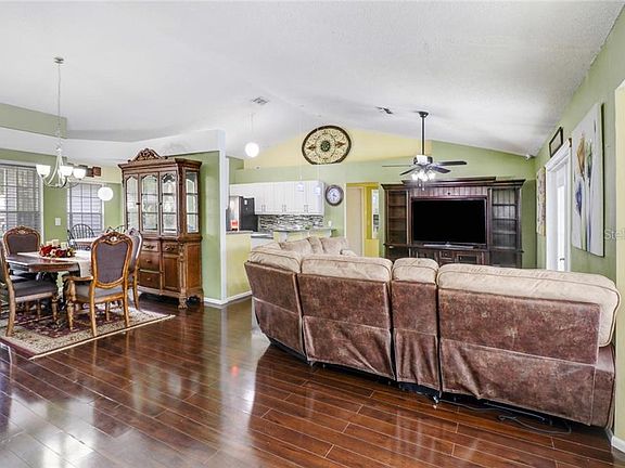 5th image of 3131 Emerson Pl