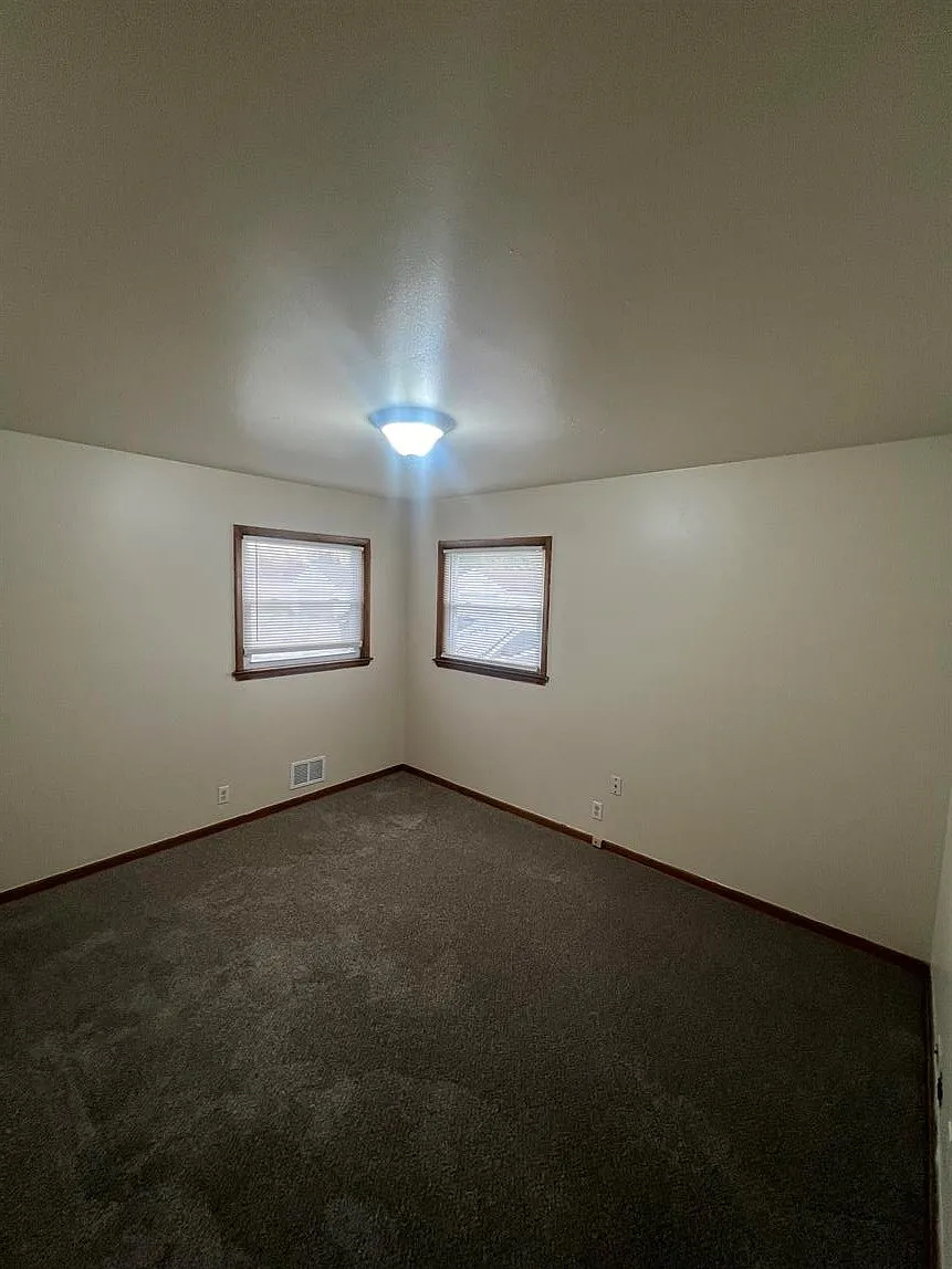 7125 W Appleton Ave — Photo 2