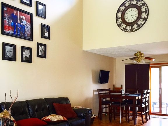3rd image of 4016 Norseman Ave