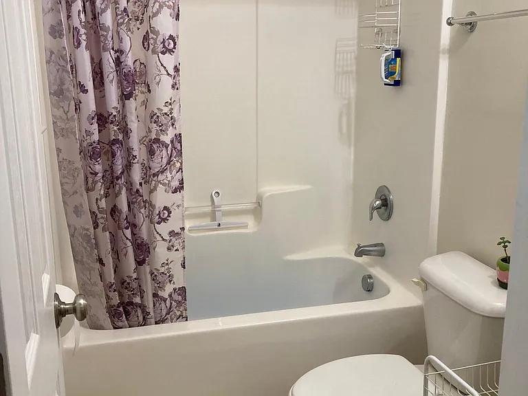 Bathroom 2 (second floor, rear room)