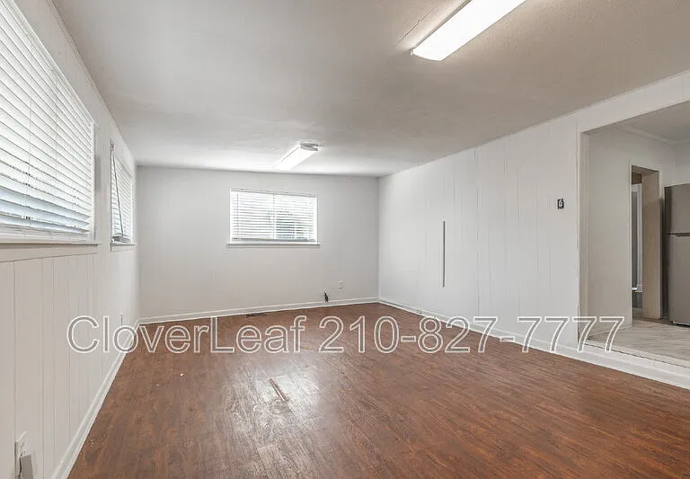 323 Barrera St — Photo 18