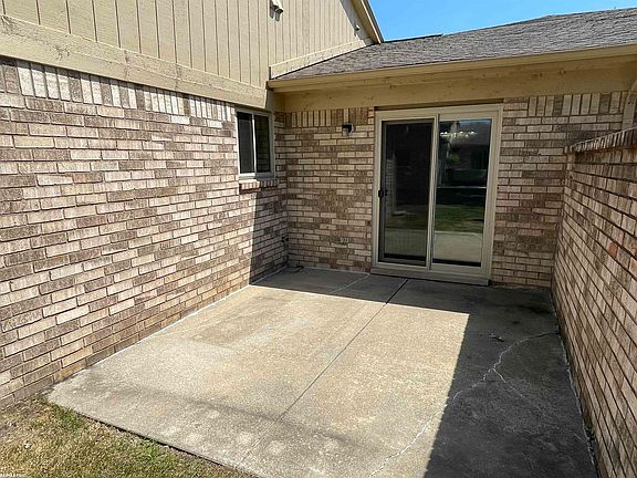 4th image of 41625 Berly Dr