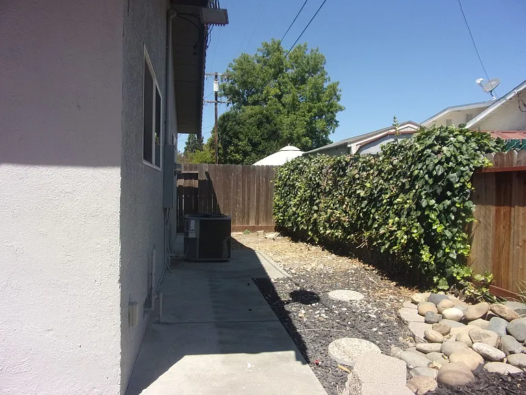 265 Solano Ln — Photo 13
