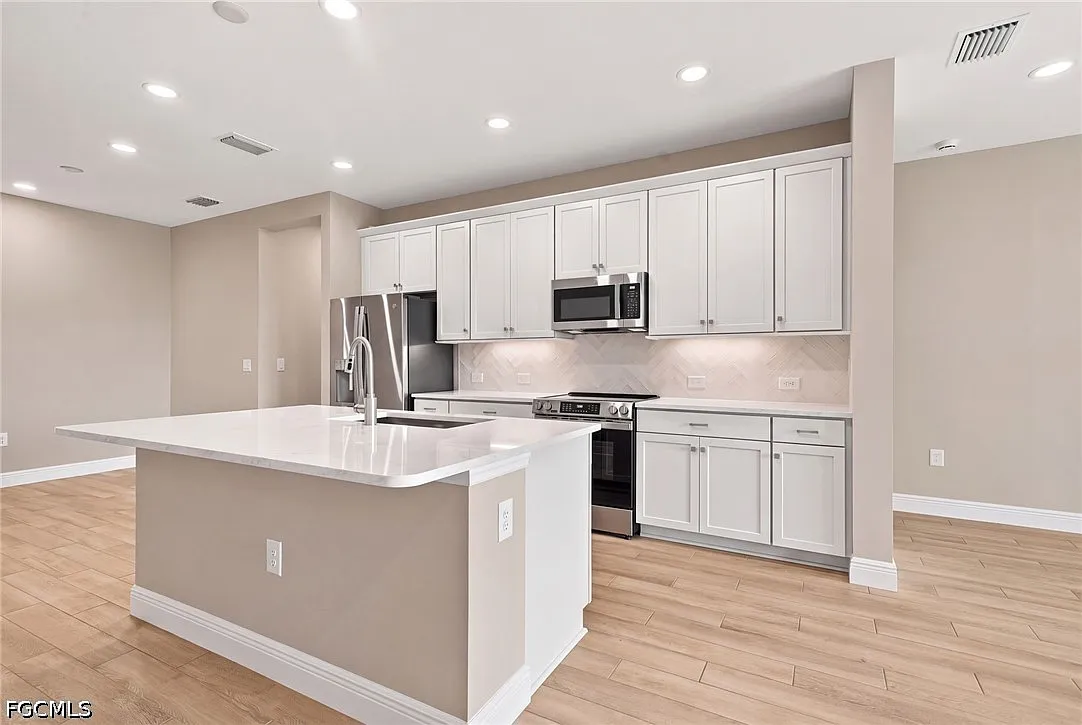 3 bed, 2.5 bath, 1790 sqft, $2,600 — Photo 4