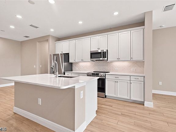 4th image of 5137 Draco Cir