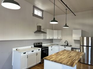 1695 Dows St #C, Ely, IA 52227