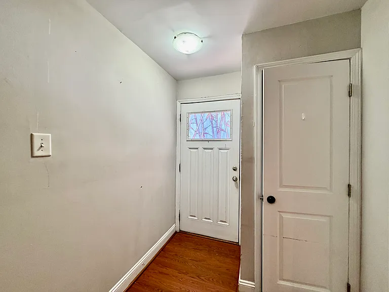 1207 Green Oaks Ln #J — Photo 3