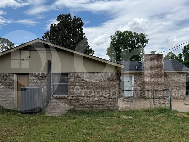 1505 Montclair St — Photo 19