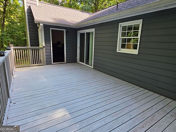 3rd image of 109 Huntcliff Ct