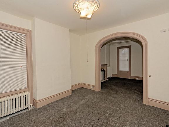 3rd image of 88 Oakwood Ave