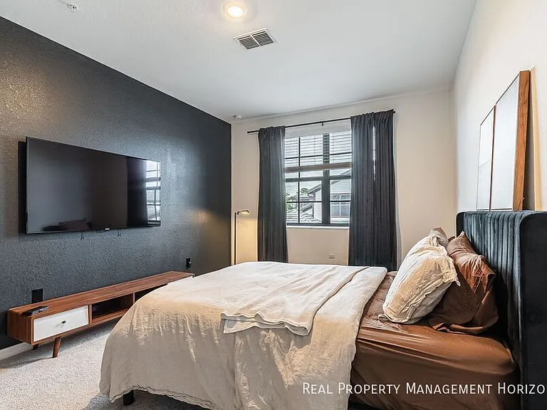 5623 N Honore Ave #322 — Photo 15