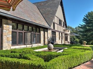 31 Hunting Ln, Sherborn, MA 01770