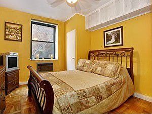 3rd image of 439 E 88th St #Basement