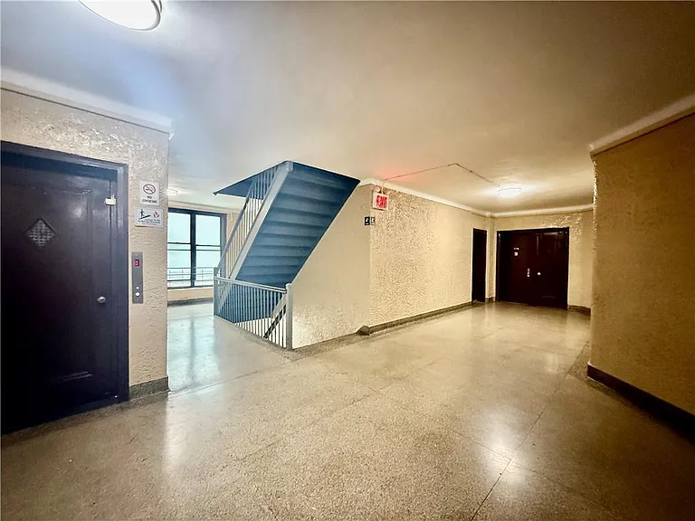 1402 W 4th St #D16 — Photo 10