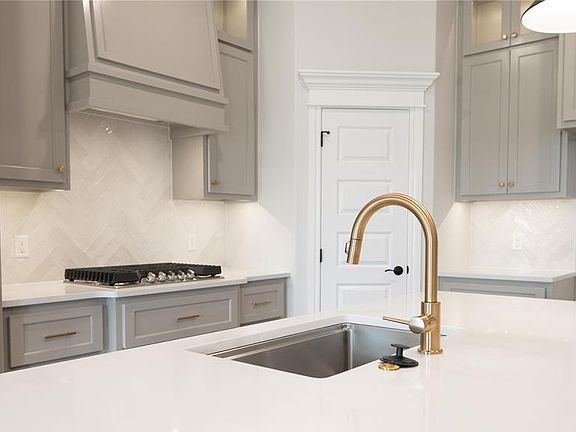 4th image of 808 Westfall Dr
