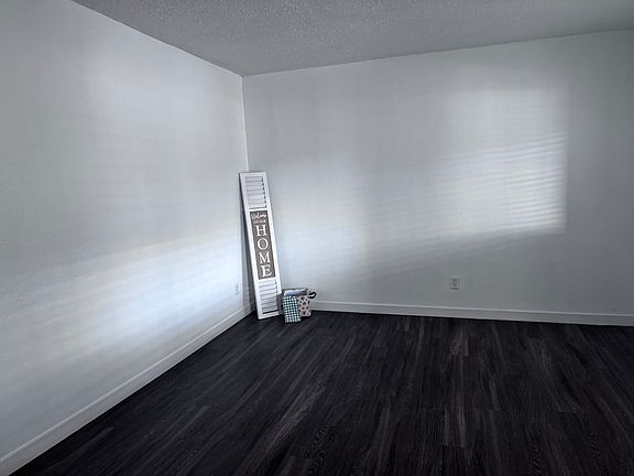 2nd image of 3101 Lori Pl NE