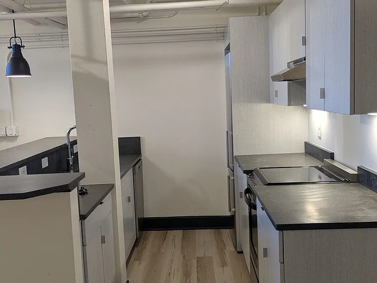 210 East St — Photo 5