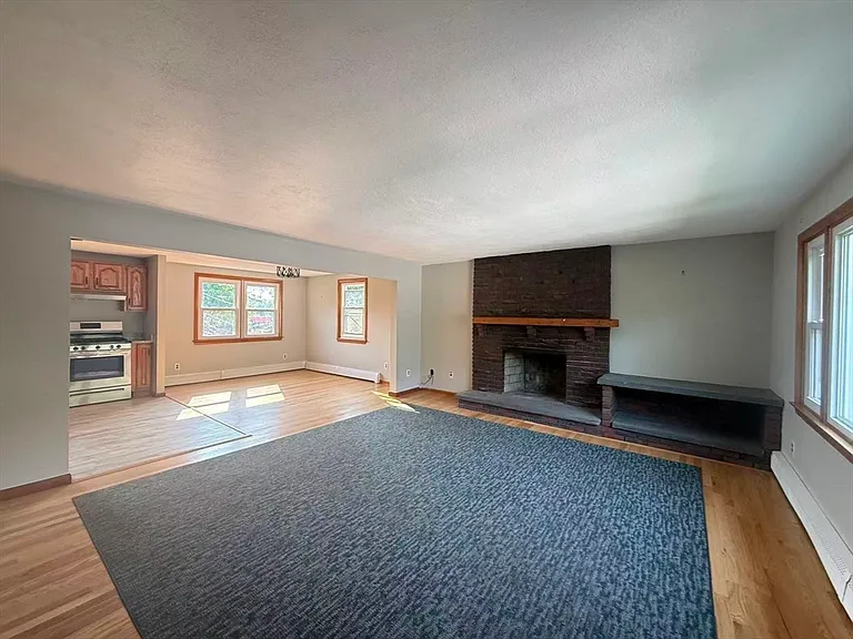 27-29 Normandy Ave #2 — Photo 8