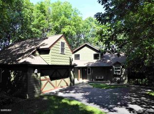 3 Cayuga Trl, Galena, IL 61036