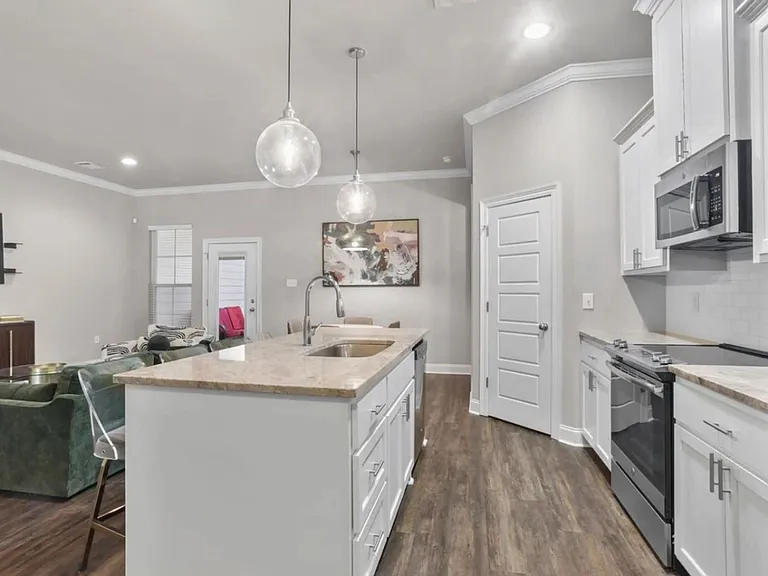 8123 Stonelake Ave — Photo 4