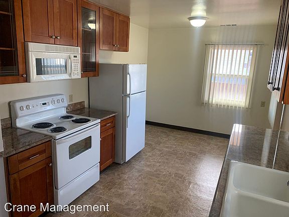 3rd image of 21640 Cherryland Ct