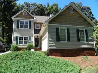 5504 River Falls Dr, Charlotte, NC 28215