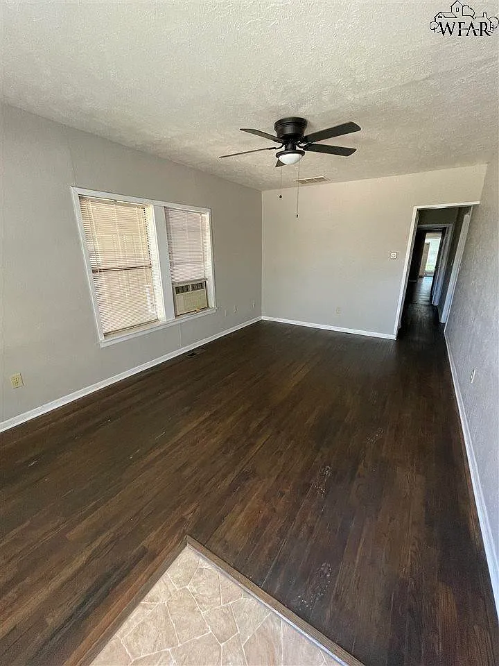 2 bed, 1.0 bath, 790 sqft, $795 — Photo 2