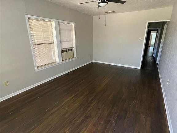 2nd image of 2113 Fillmore St
