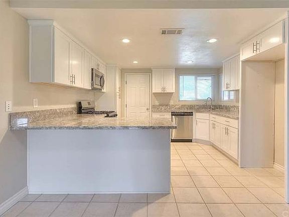 2nd image of 35025 Persimmon Ave